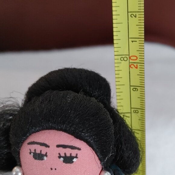 Handcrafted Navajo Cloth Folk Doll with Baby, Signed by Sylvana Nelson - Picture 5 of 5